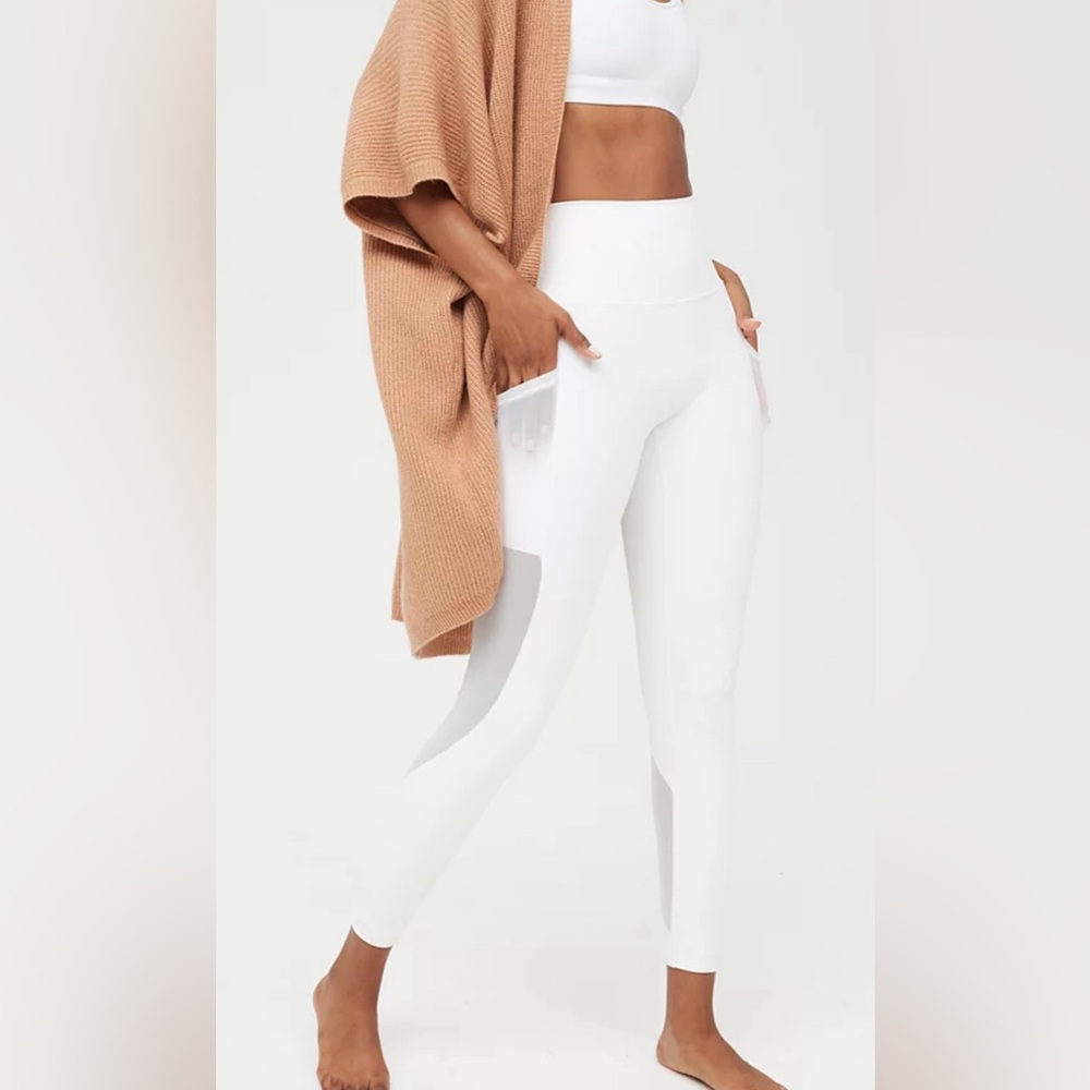 Aerie OFFLINE goals high waisted pocket leggings white